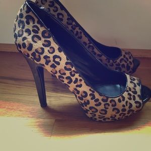 Aldo calfskin leopard print peeptoe pumps